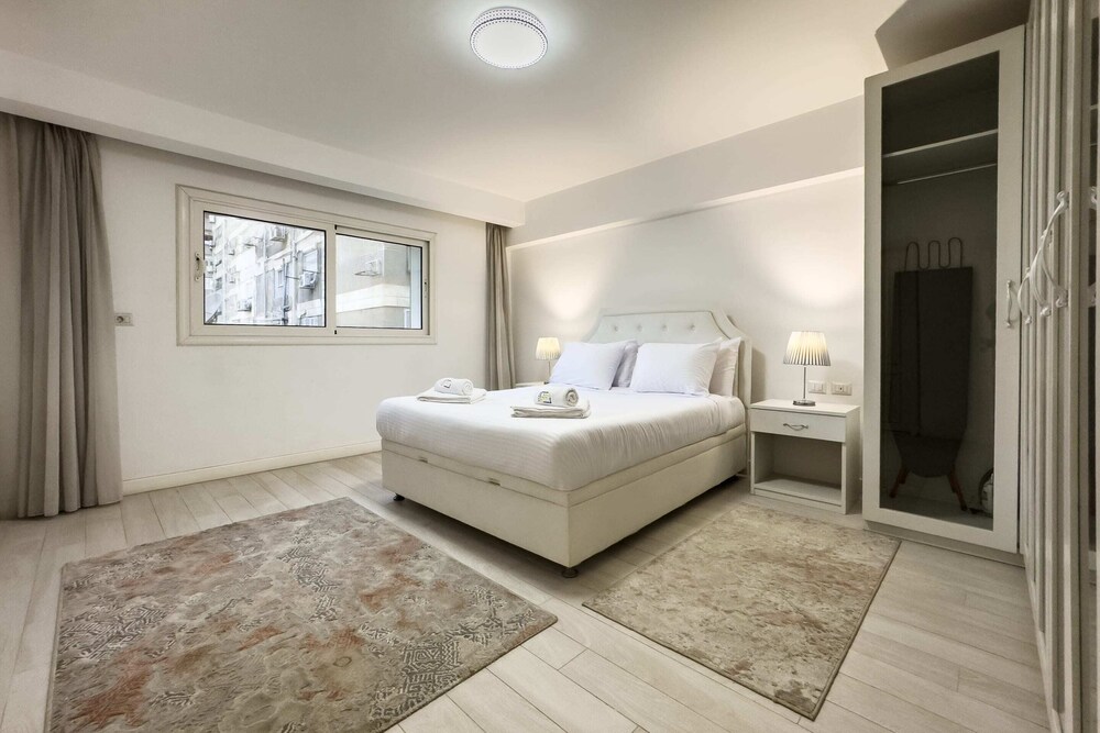 The Classic Contemporary Apartment, 2bdr
