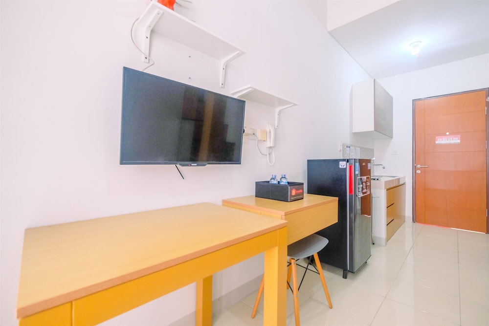 Compact and Relaxing Studio at Dave Apartment view 5