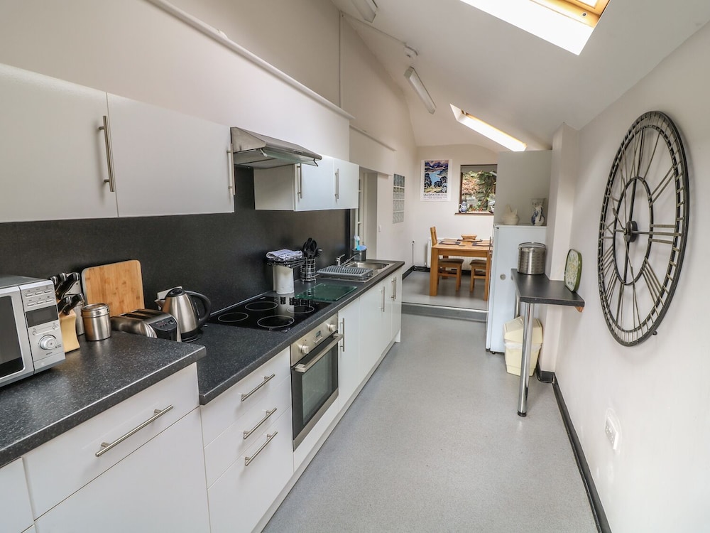 Long Crag Annexe view 5