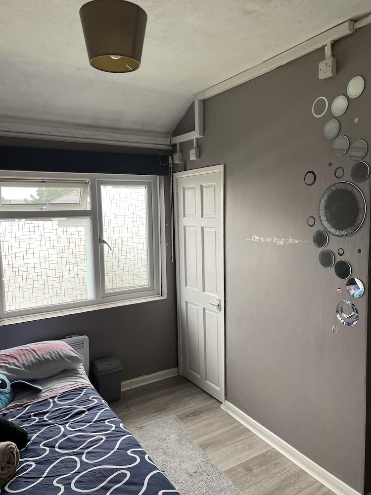 Exclusive Apartment Near the Tube