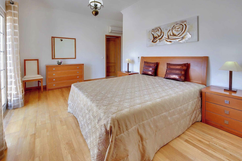 Villa Caly