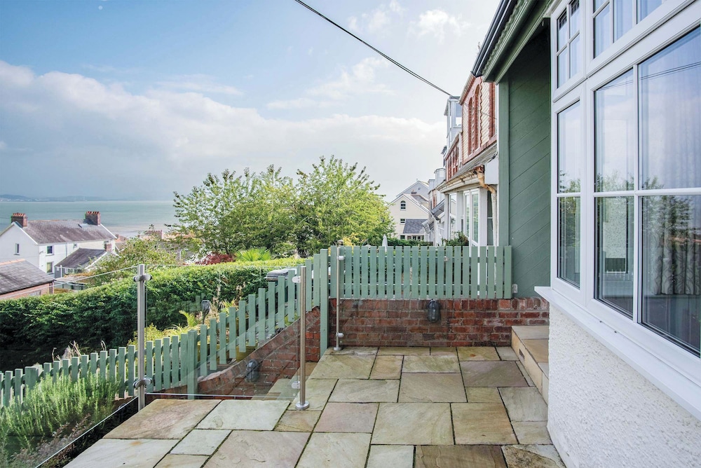 Overland Road 4 Bed House Mumbles