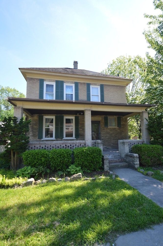 Broadway Cottage - Convenient Location!