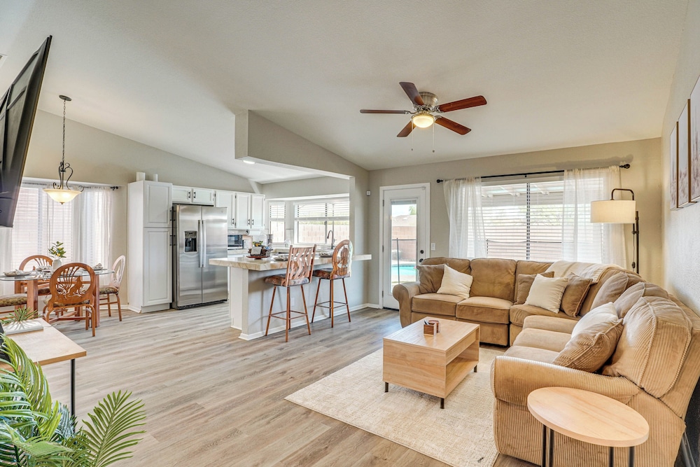 6 Mi to Dtwn: Tucson Gem w/ Outdoor Oasis!