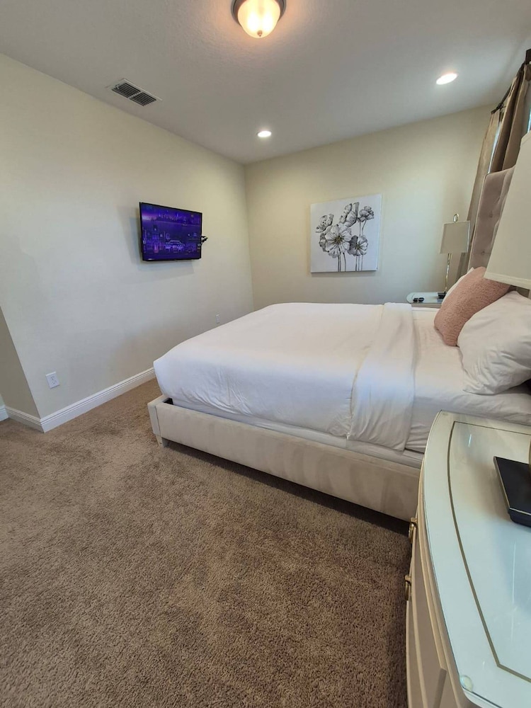 6BR 5BA w Private Pool Spa Near Disney