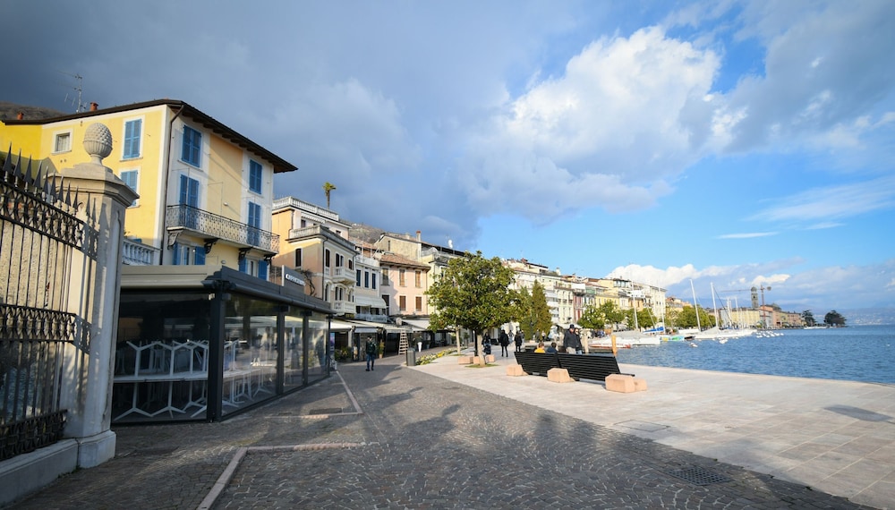 Romantic Benaco Sal - App 02