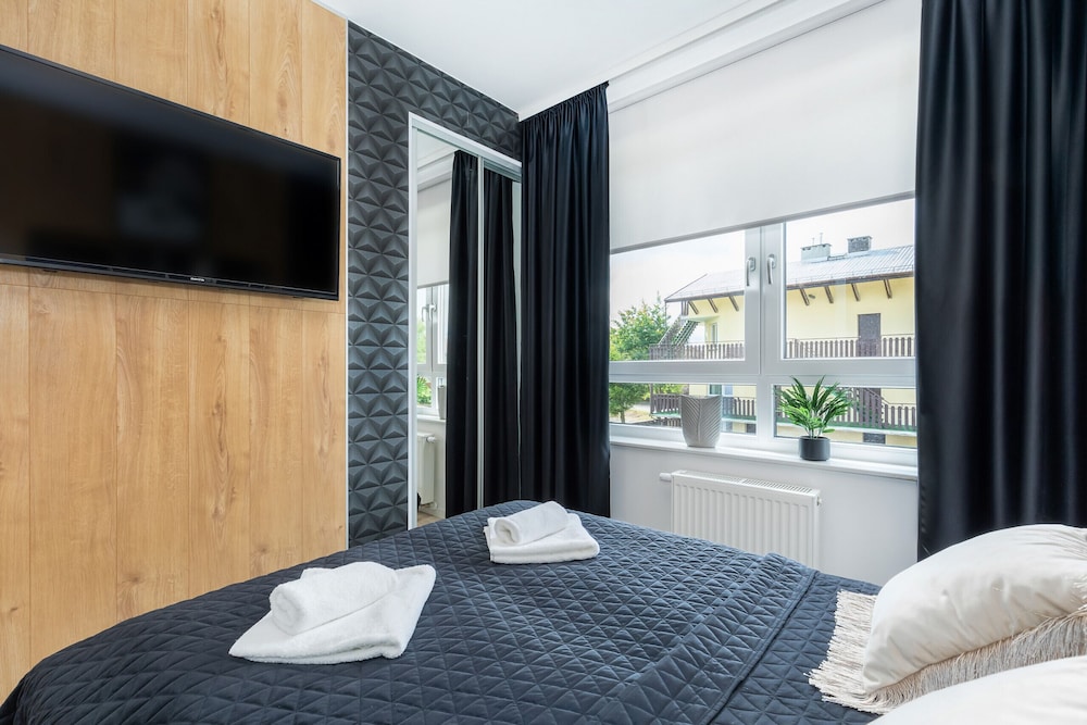 Azure Apartment Kołobrzeg by Renters view 3