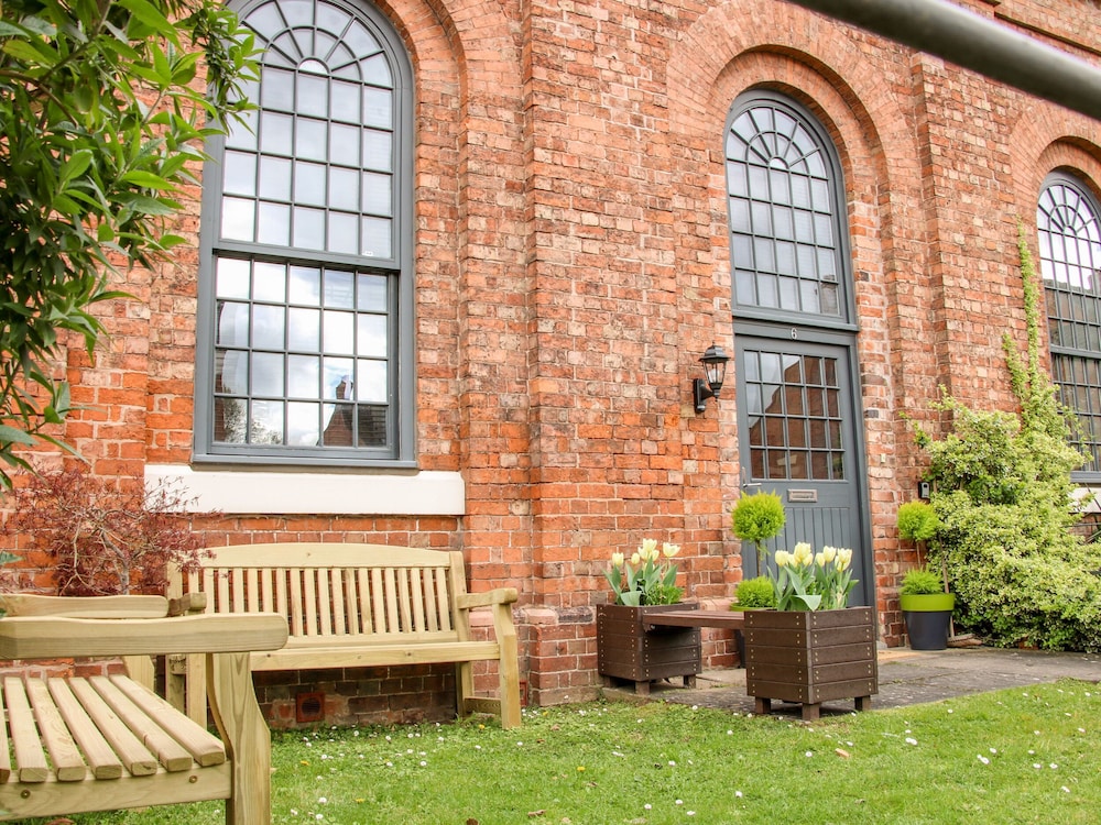 6 The Engine Shed