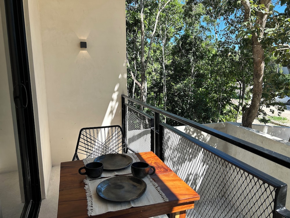Pool & Private Balcony Studio Tulum S15