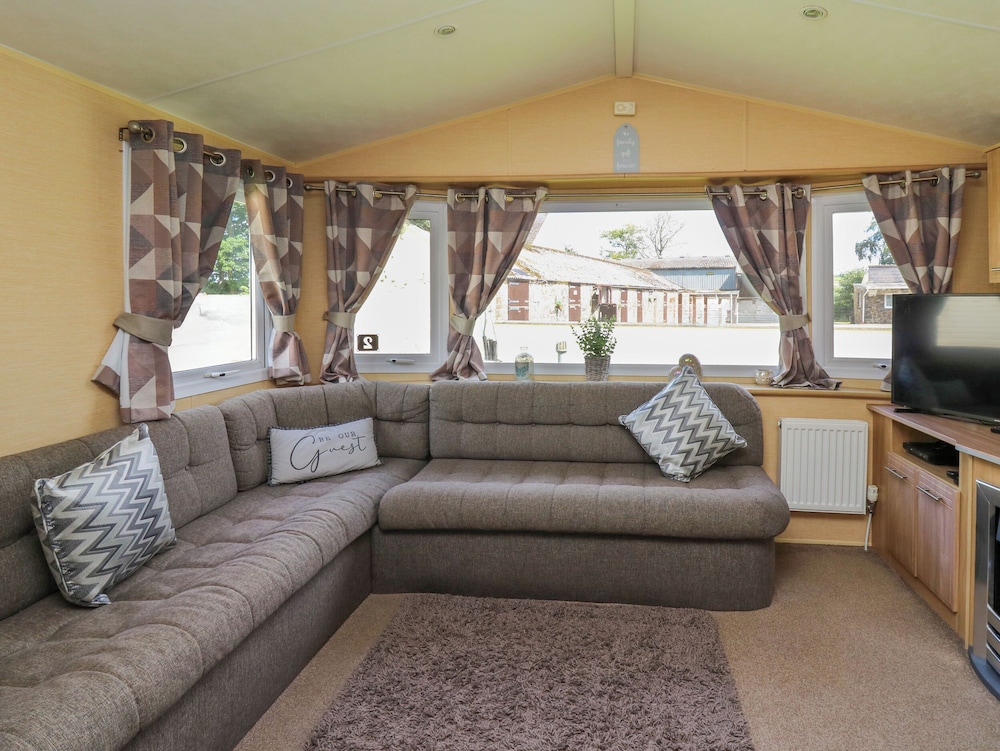 Caravan 2 at Blackmoor Farm