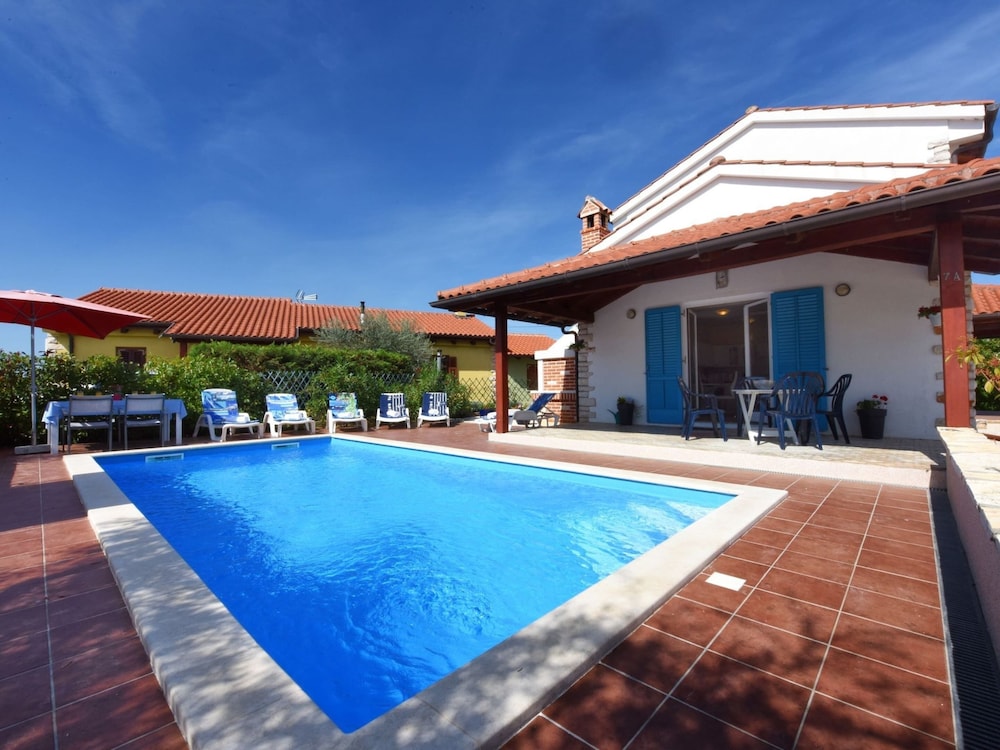 Nice Holiday House With Private Pool & Roof Terrace view 3