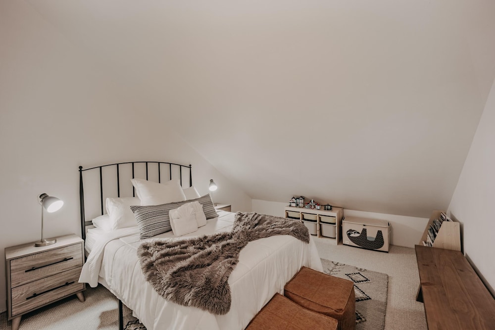 Snowater Condo #42 - Wifi - Pets Ok