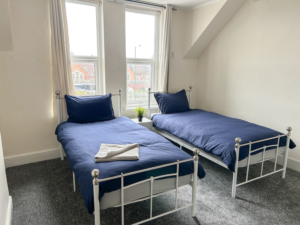 Lovely 2-bed Apartment in Birmingham view 4