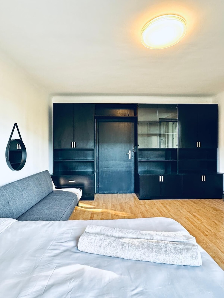 Cozy Garden Villa near Danube For 16P