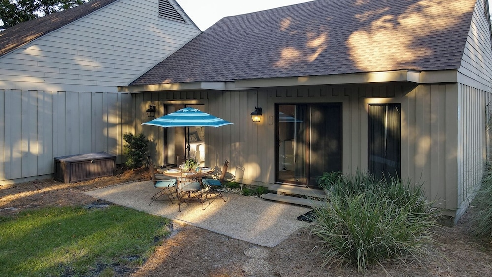 Hilton Head Retreat Gated Villa, Pets OK