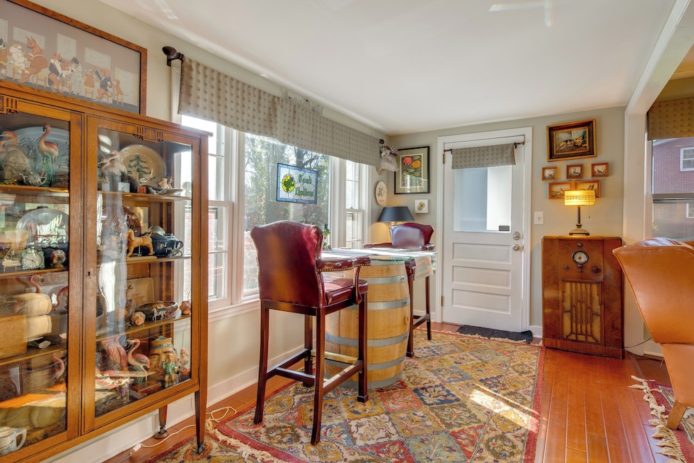 Hike, Sip & Explore! Blue Ridge Mtn Cabin w/ Porch