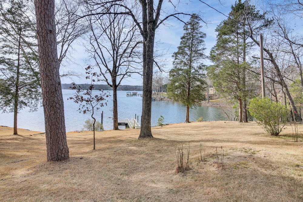 Moms Cabin on Lake Wylie w/ Private Dock!