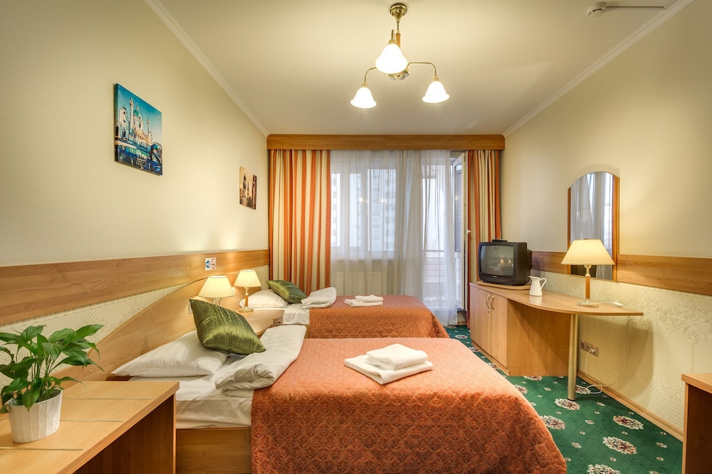 #513 OREKHOVO APARTMENTS with shared bathroom