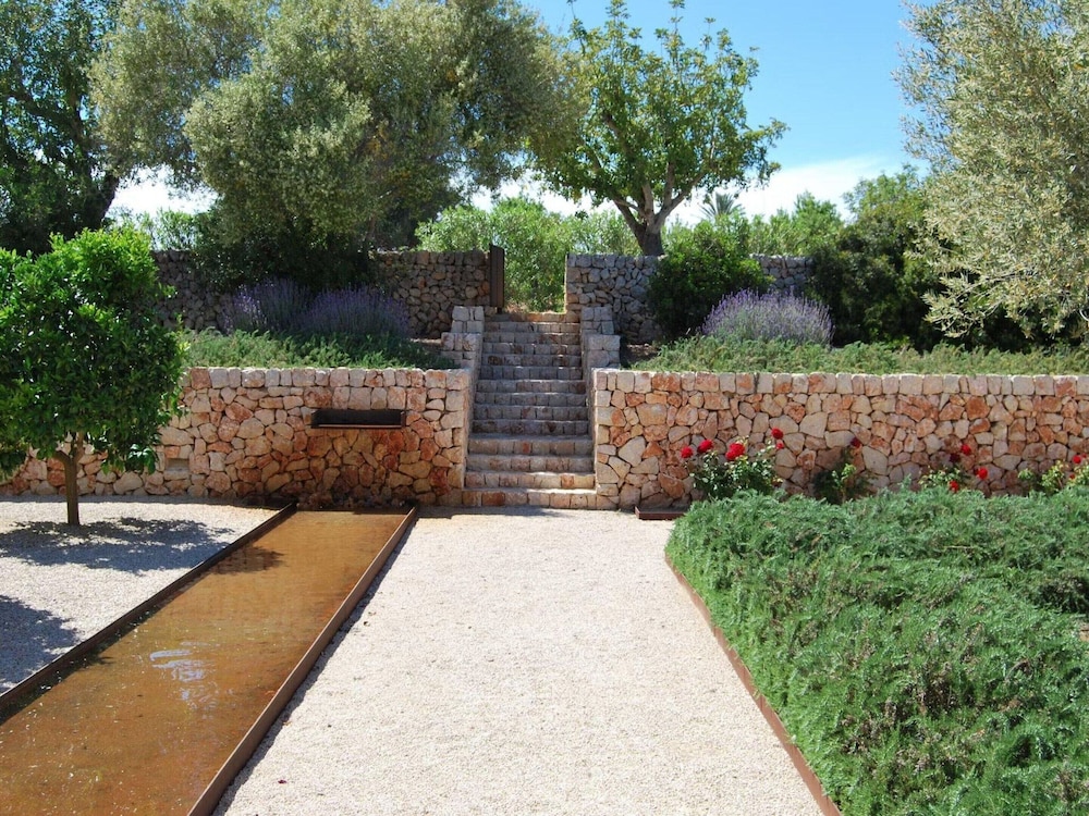 Attractive Holiday Home With Pool