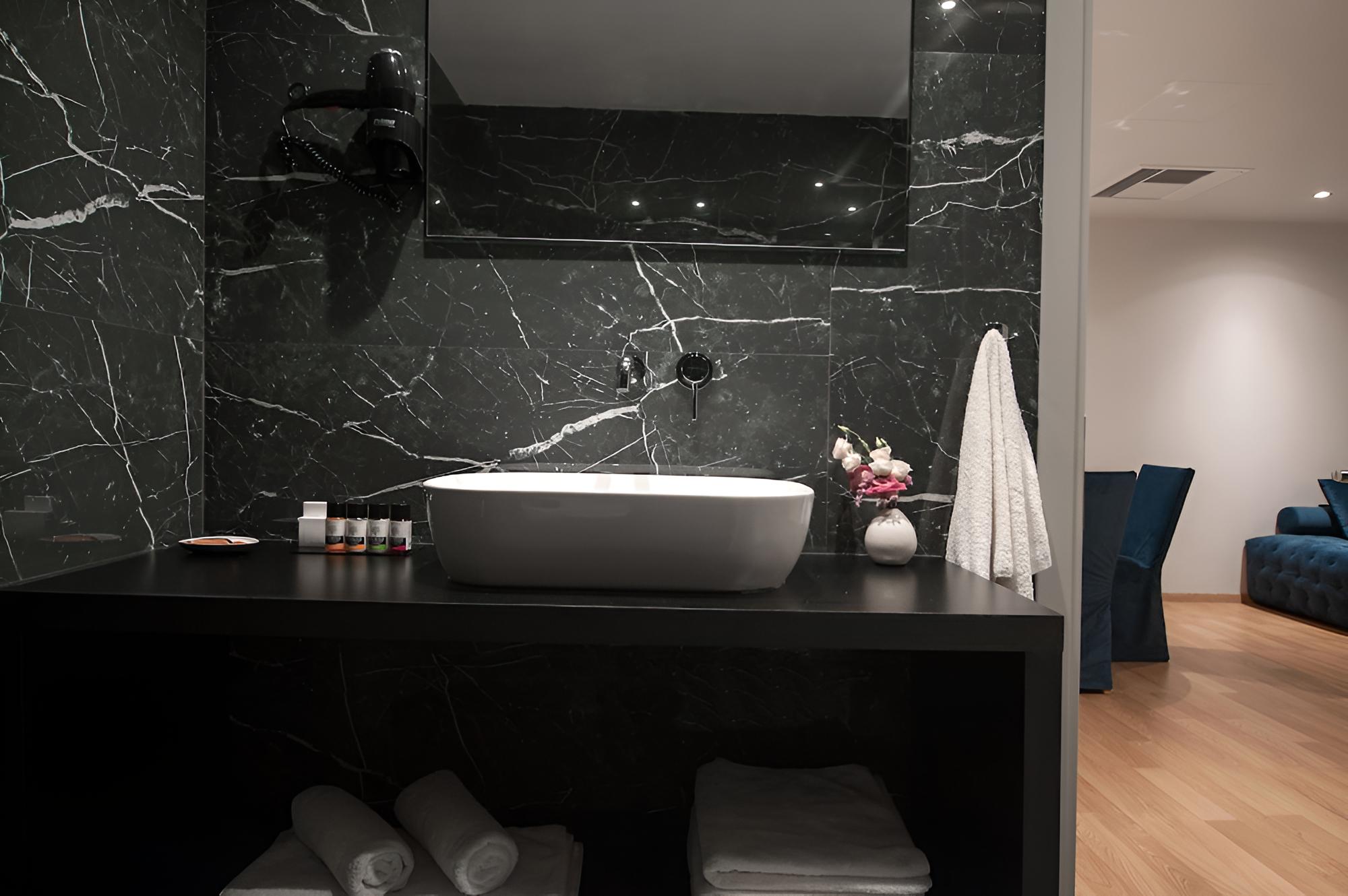 Athenaeum Palace & Luxury Suites