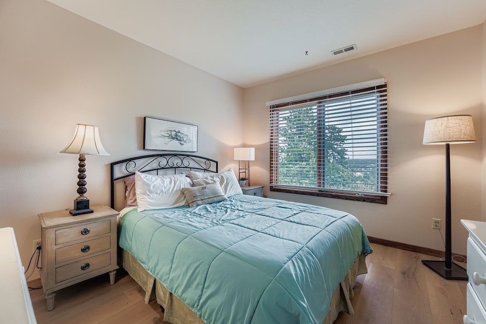 Chimney Creek 2 Bedroom Condo