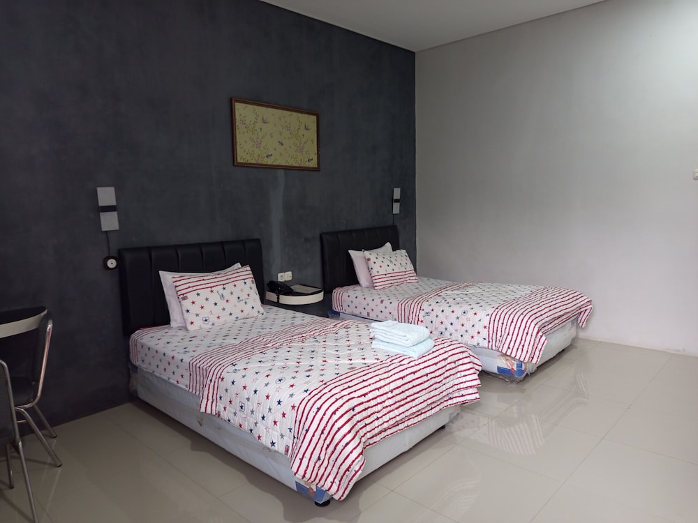 Tulip Guest House & Cafe