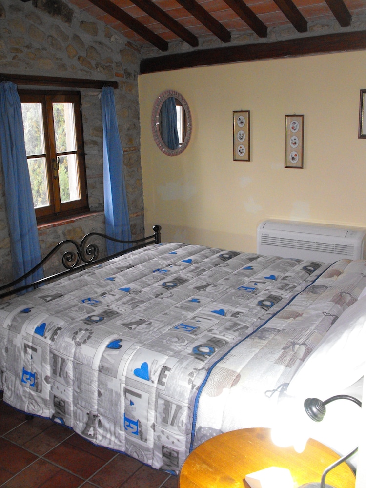 Borgo Due Case view 4