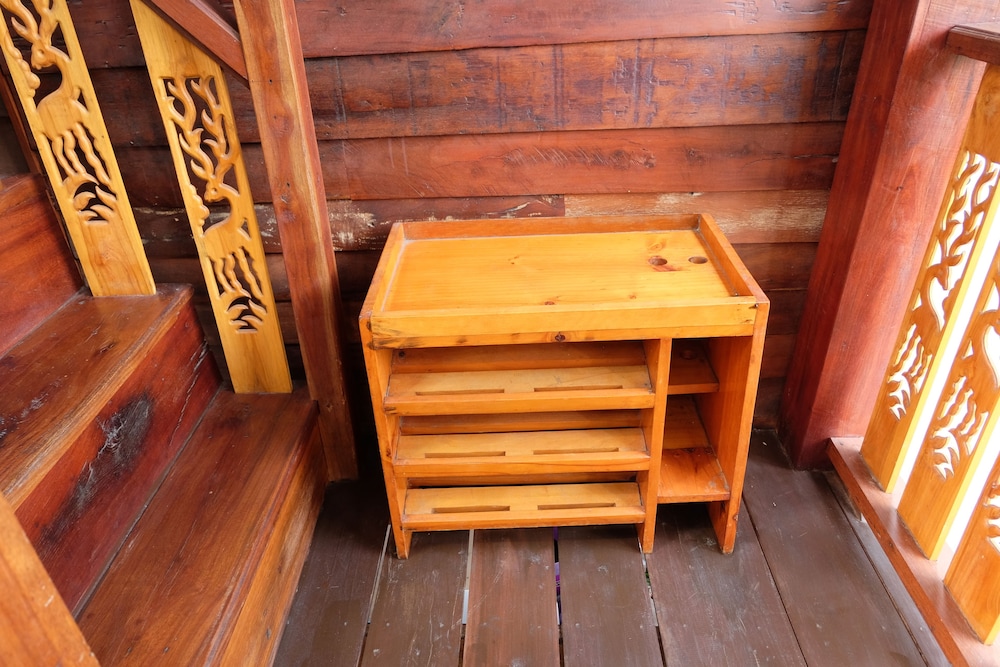 Baan Kun Tuad Ko Si Chang