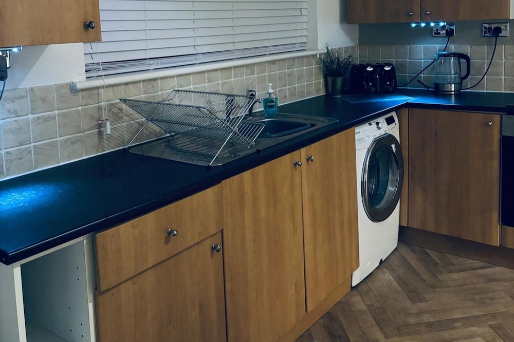 House - Sleeps 6, Hot-tub & Free Parking