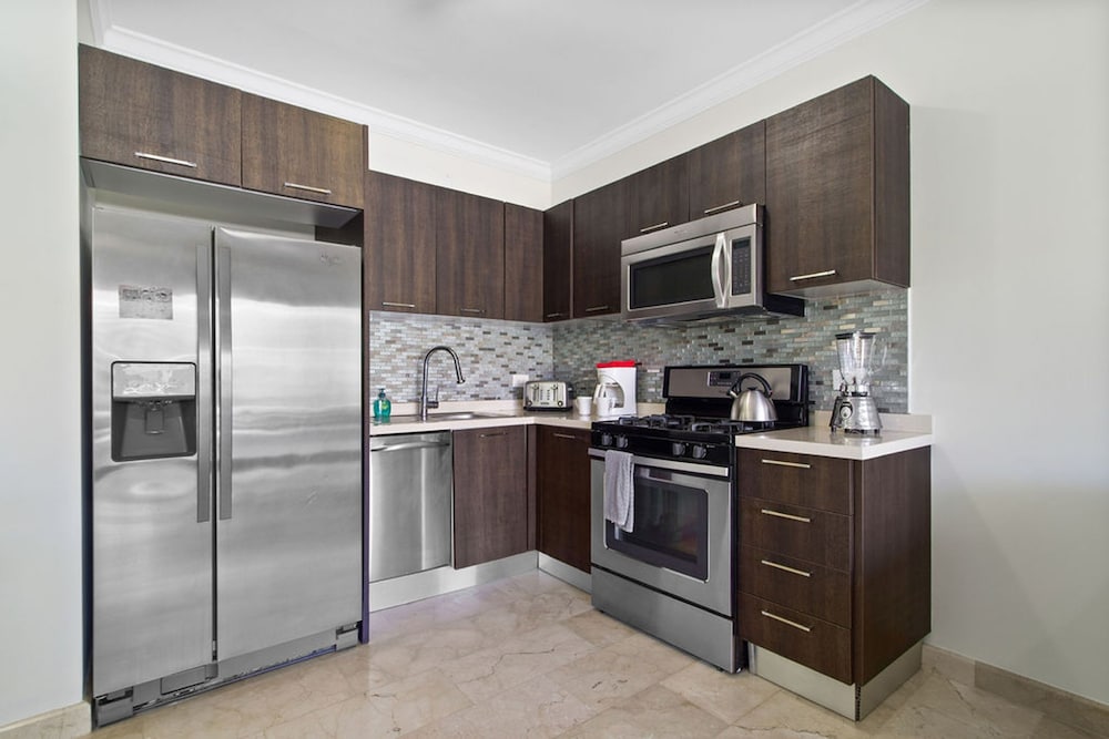 1br1ba Condo in Amazing Location w Pool and GYM