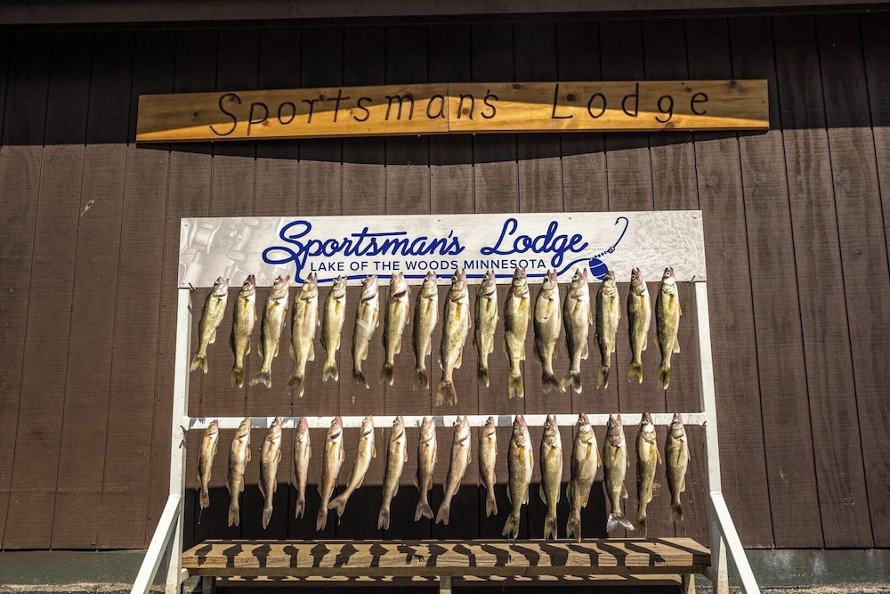Sportsman's Lodge