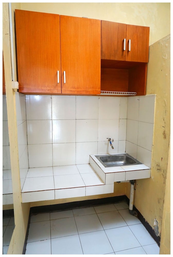 Budi House & Food Station