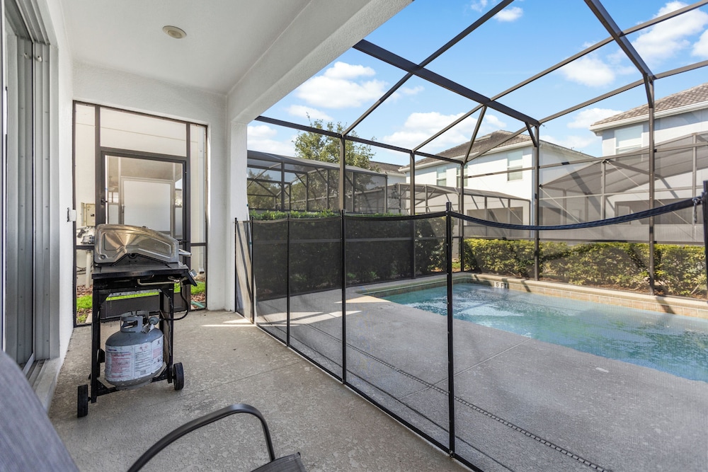 Kissimmee Retreat  6BR House Sleeps 14