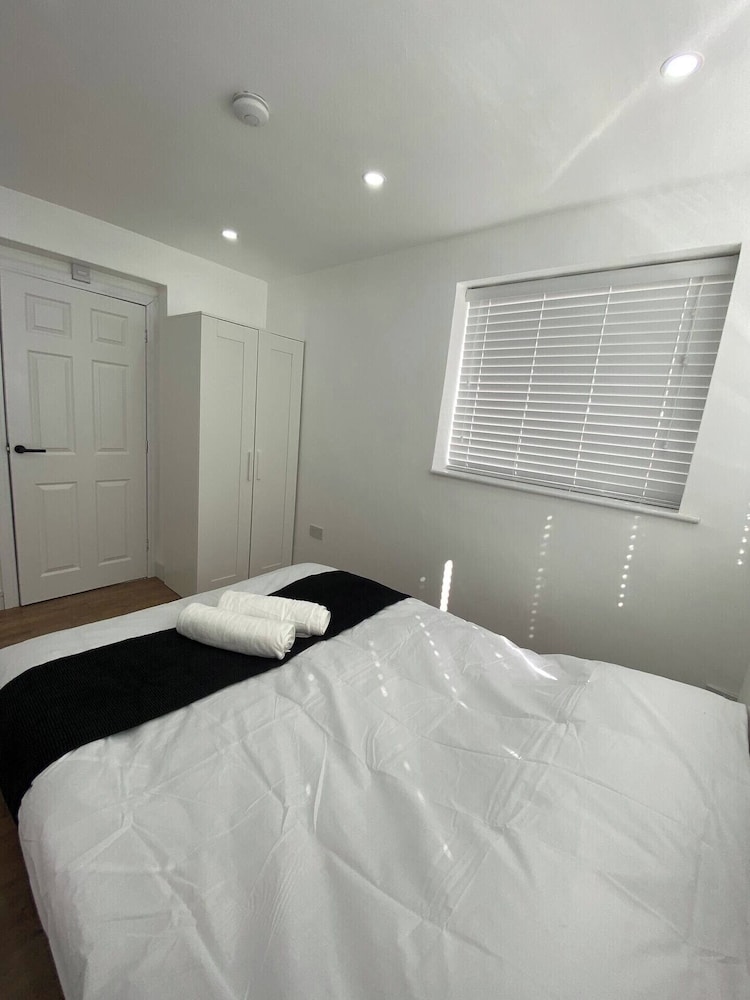 Luton City Retreat - Spacious 3 Bedroom Apartment
