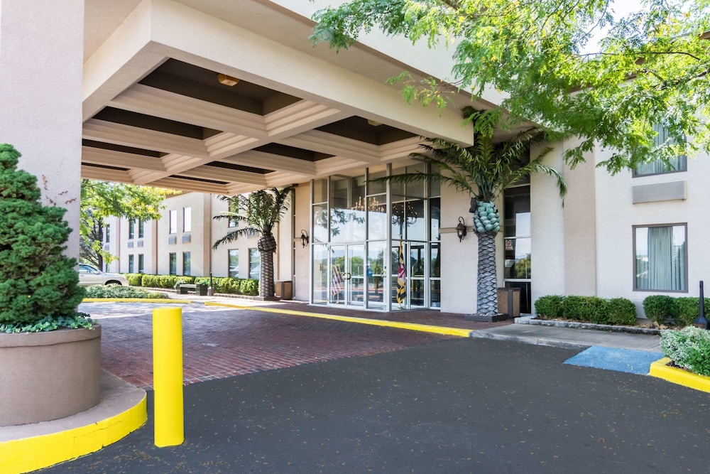 Hagerstown Vacations - The Plaza Inn  Suites - Property Image 2