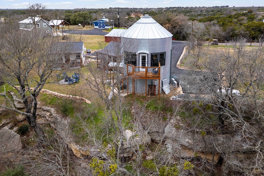 Rural Retreat w/ Water View! 9 Mi to Dtwn Granbury