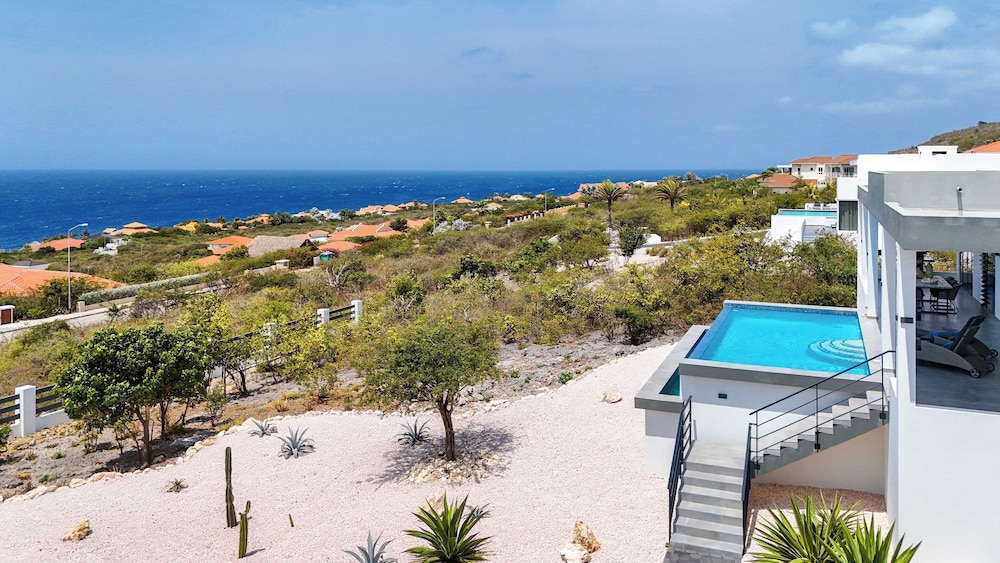Coral Estate Holidays