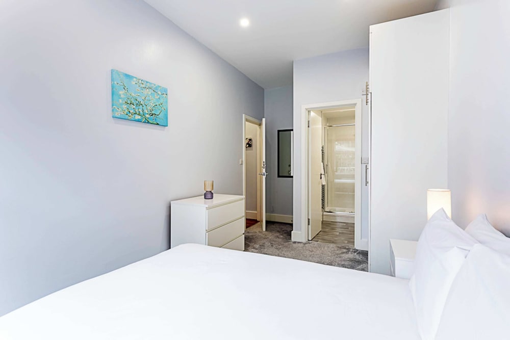 Modern Clapham Apartment