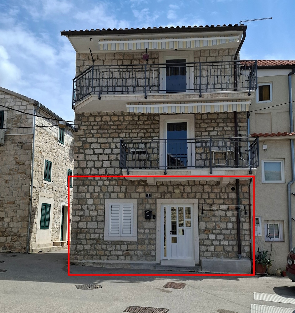 Apartments Kastilac with sea view