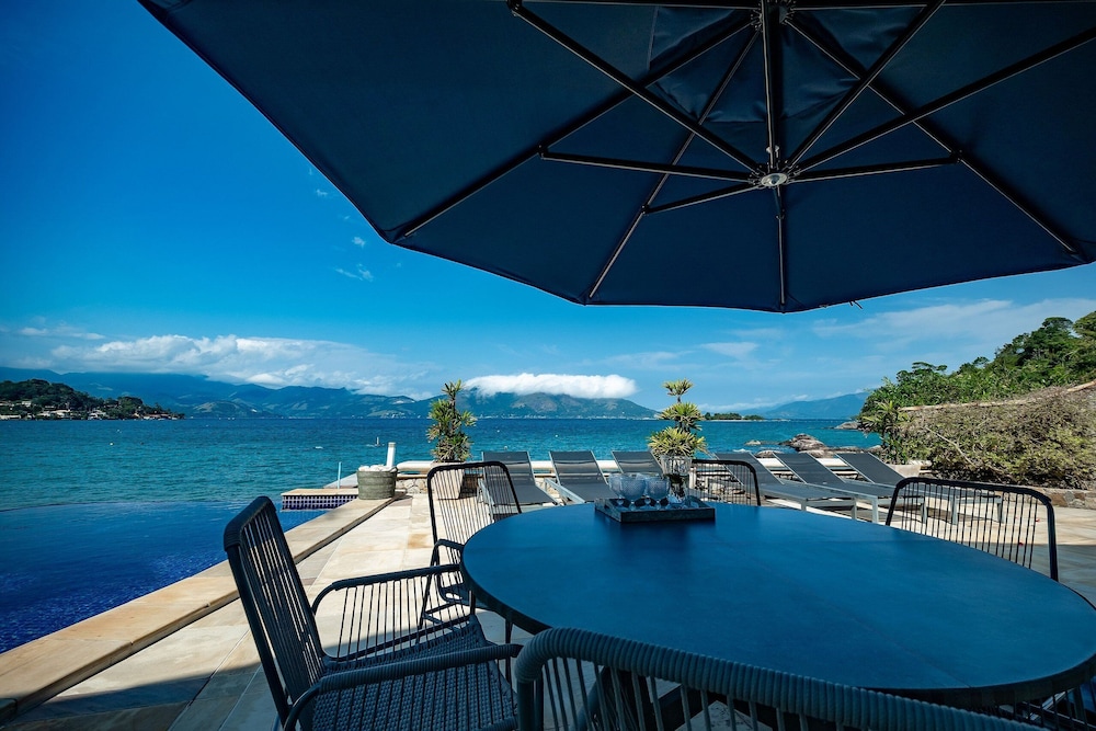 Angra - Mombaça | Mansão Espetacular Beira-Mar, 7 Suites - por Casapē Rio