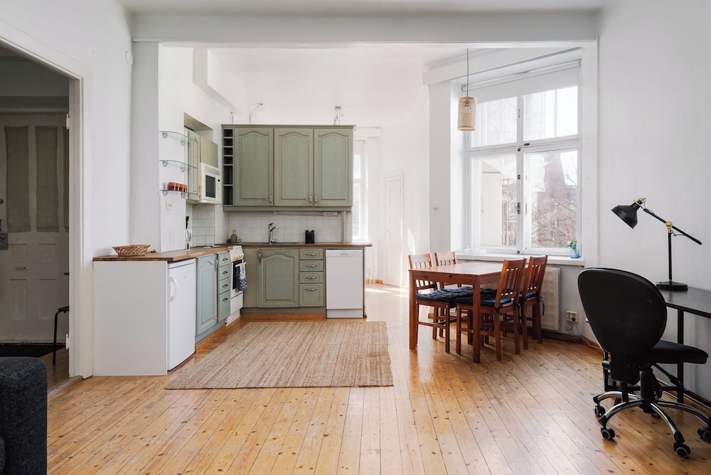 Vintage 1BR Apt in Kamppi