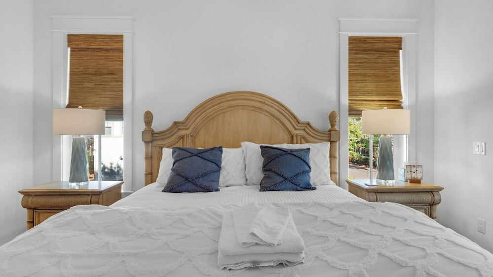 Access to Watercolor Pools & Beach Club - 4-bedroom Beach Oasis - Sleeps 12 view 3