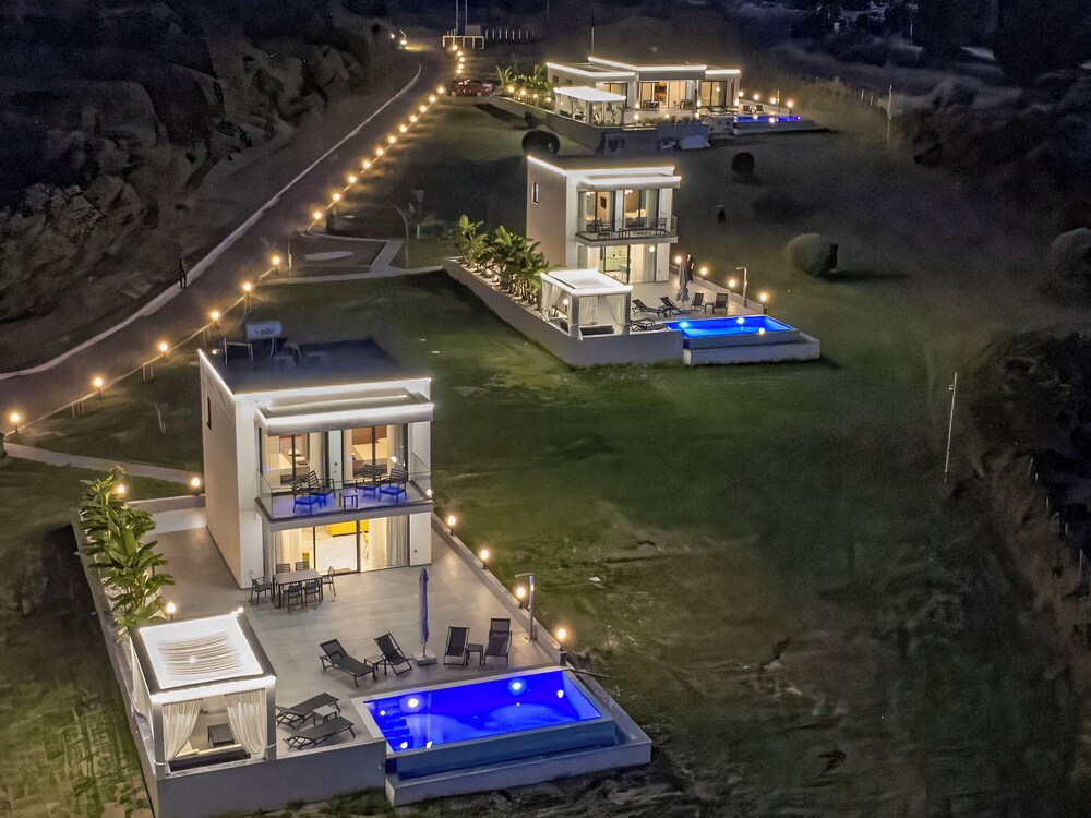 Continent Villas - Villa VIP