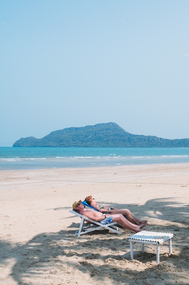 Dolphin Bay Beach Resort