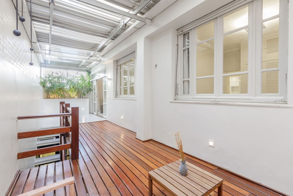 Leblon Coast Amazing 3 Bedroom in Leblon