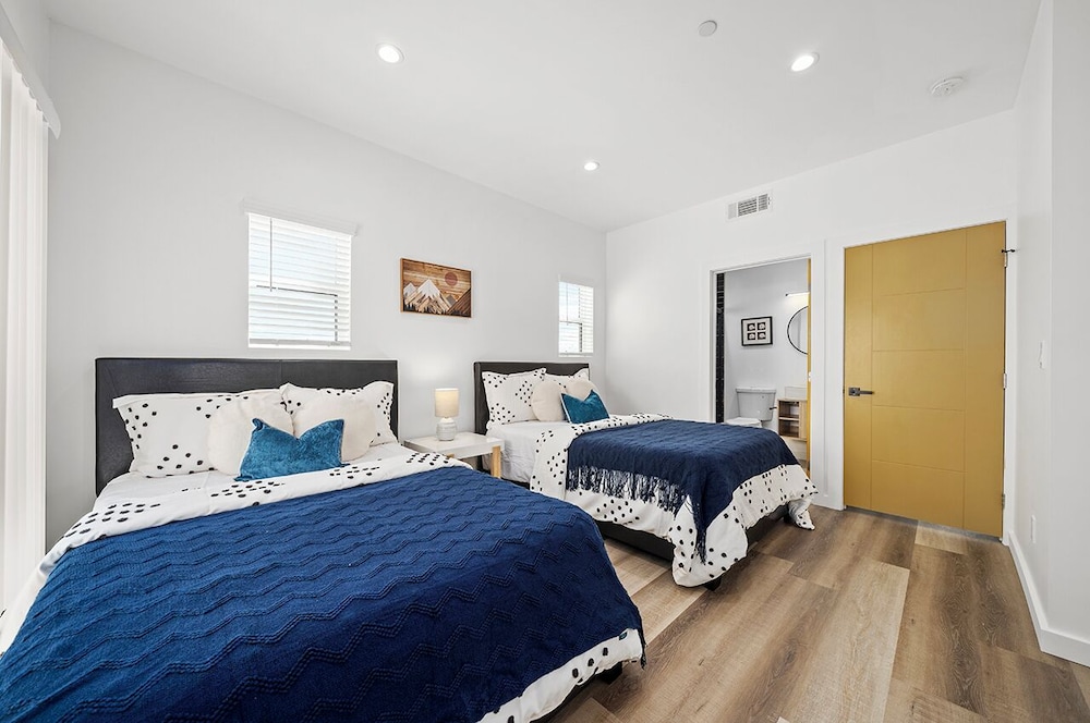 Cozy Bedroom Los Angeles
