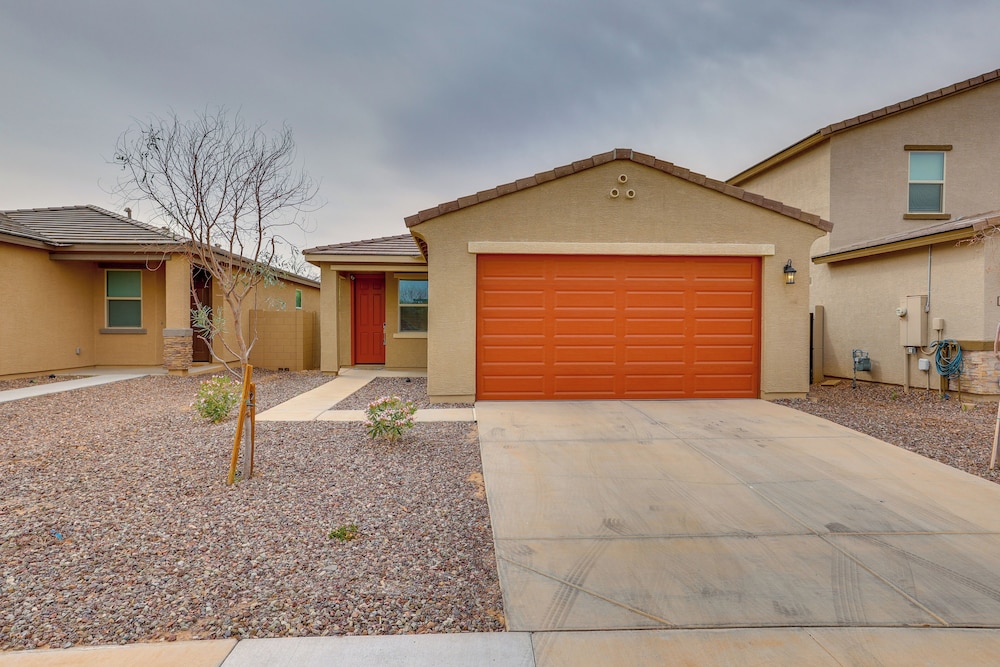 10 Mi to Spring Training: Phoenix Area Home