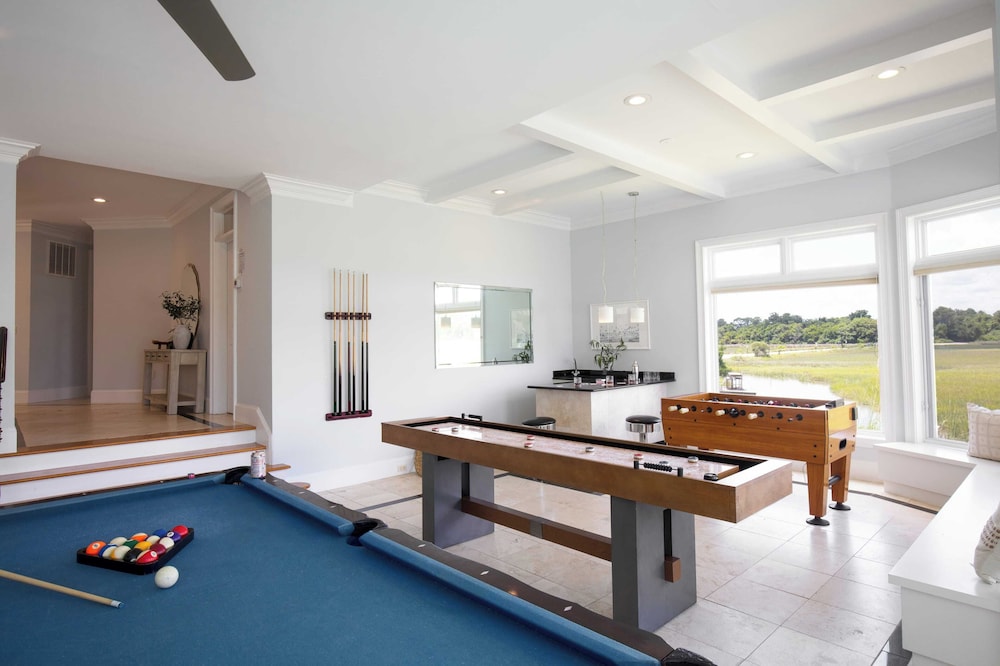 Sleeps 38 2 Homes, Steps to the Beach, Private Pool + Hottub, Game Room, Views