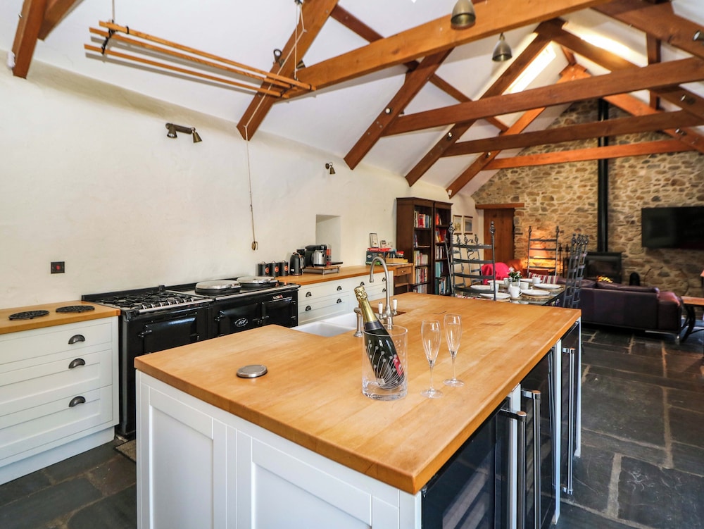 St Dogwells Barn