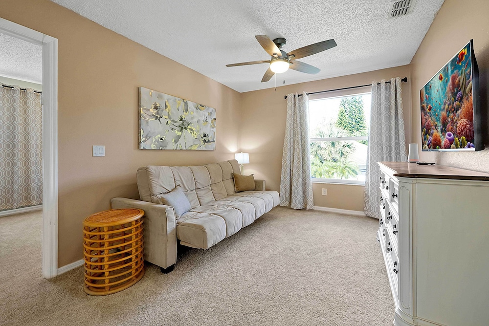 Near Disney & Universal: Family Retreat in Orlando